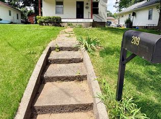 209 Douglas St, Anna, IL 62906