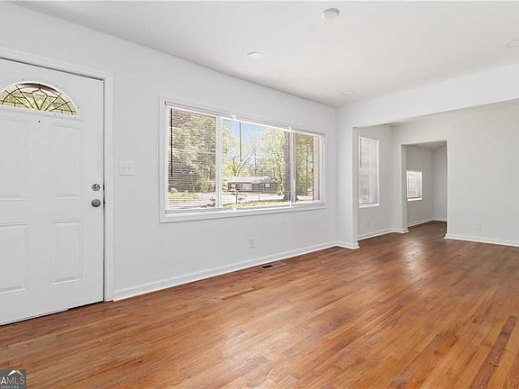 4th image of 1907 Clarke Ln
