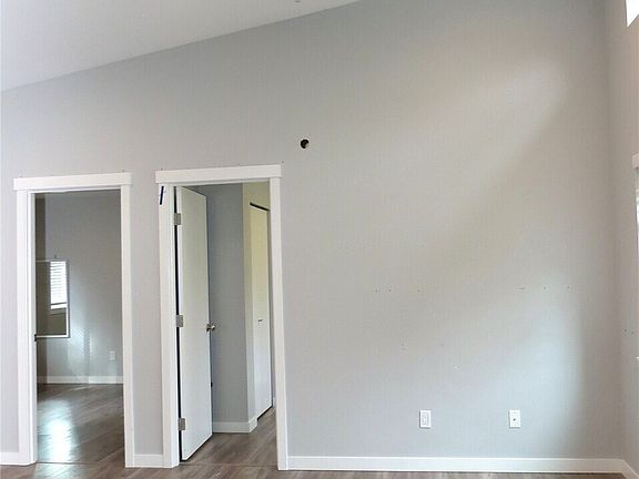 3rd image of 905 Wawona Avenue SW