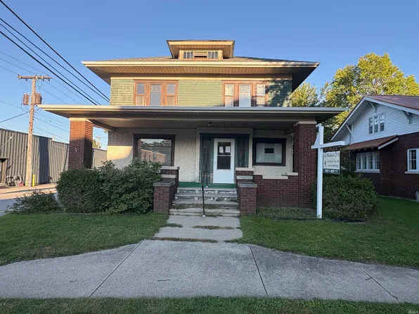 112 S Main St, Middlebury, IN 46540