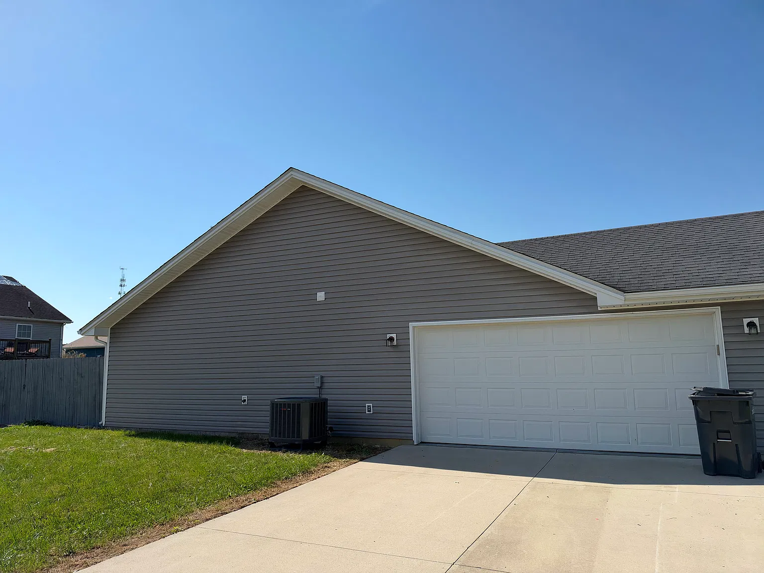 4 bed, 1588 sqft, $1,799 — Photo 4