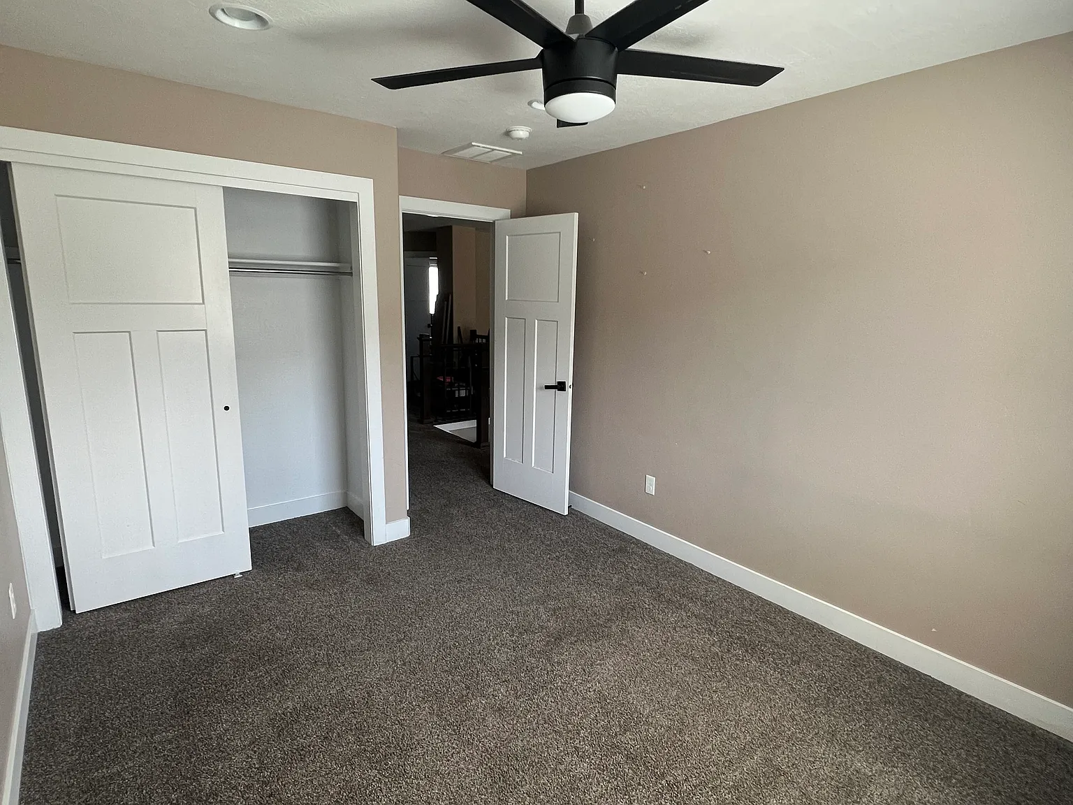 Private Room For Rent (Males Only) — Photo 3