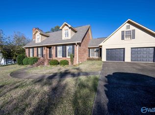 107 Fiddlers Folly Rd, Rainbow City, AL 35906