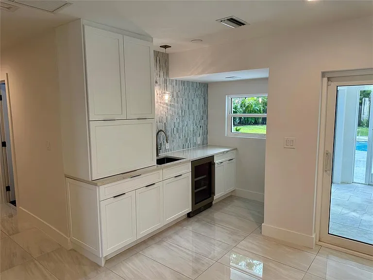 1359 Harbor Dr — Photo 13