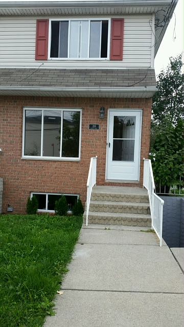 1st image of 188 Maple Pkwy
