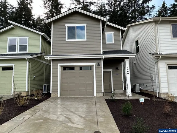 4560 SE Fleming St, Newport, OR 97366