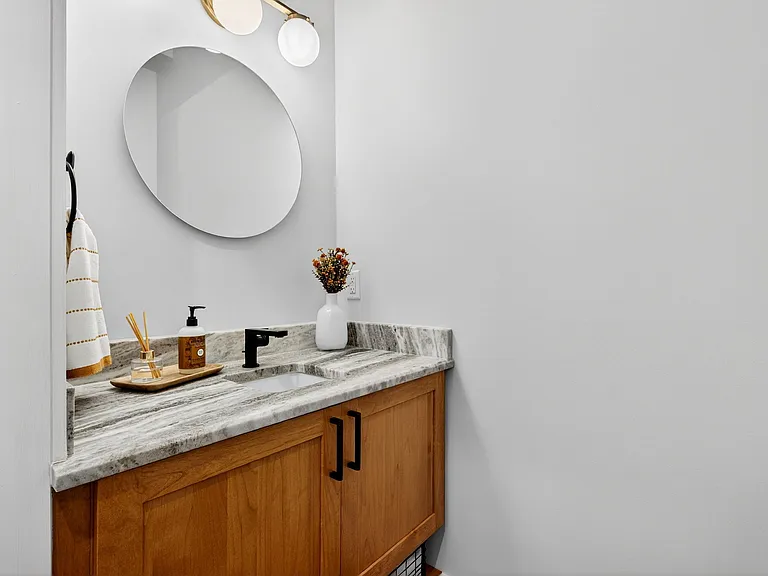 215 N Sarah St #7 — Photo 35