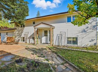 8920 E Schwachtgen Branch Rd, Chattaroy, WA 99003