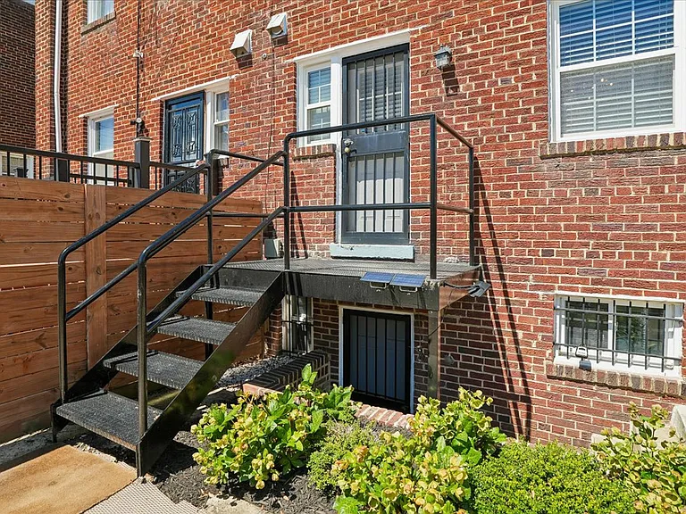 4621 12th St NE — Photo 25