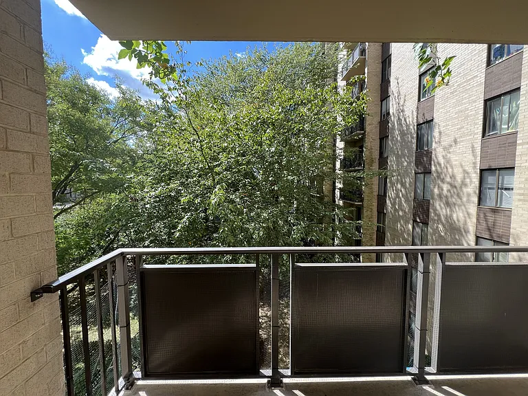 6001 Arlington Blvd #305 — Photo 25