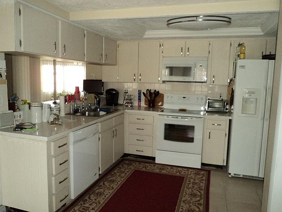 2nd image of 3248 Cincinnati Dr