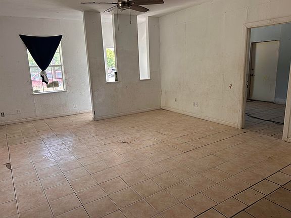 3rd image of 313 Mesa Dr
