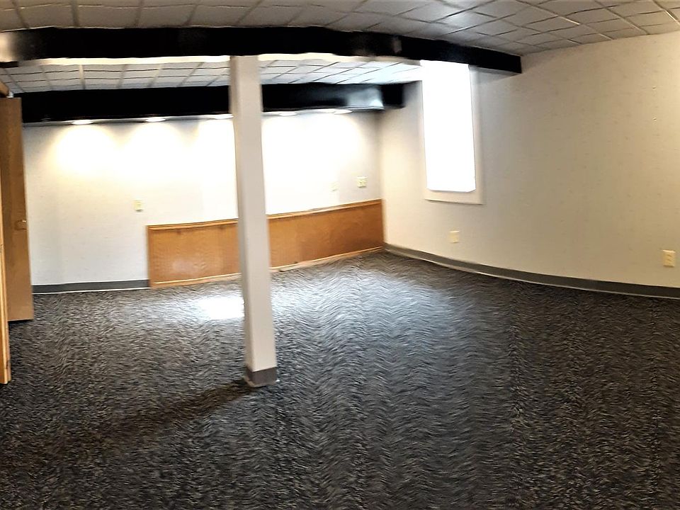 Large Bedroom 17' x 16'