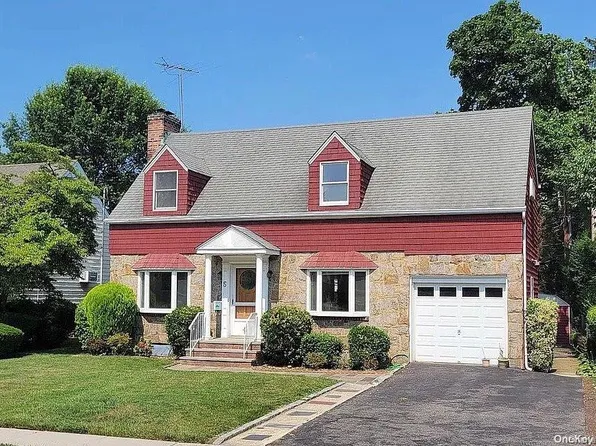 5 Hawthorne Road, Garden City, NY 11530