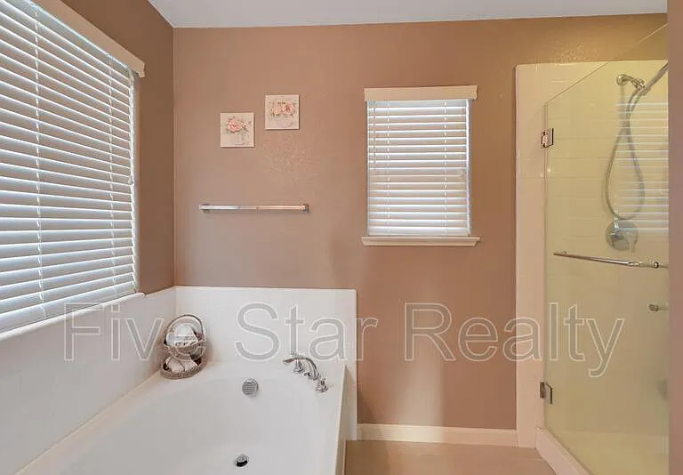 5609 Peach Tree Dr — Photo 24