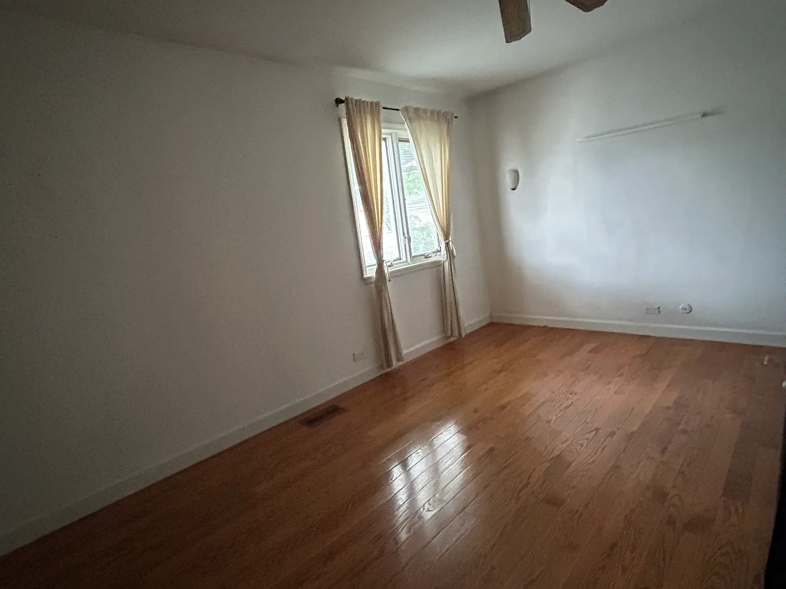 2 bed, 1100 sqft, $1,850 — Photo 1