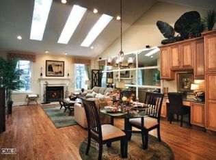 9 Watkins Dr #39, Newtown, CT 06482