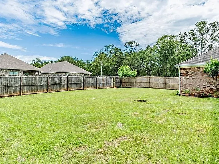1375 Selby Phillips Dr — Photo 10