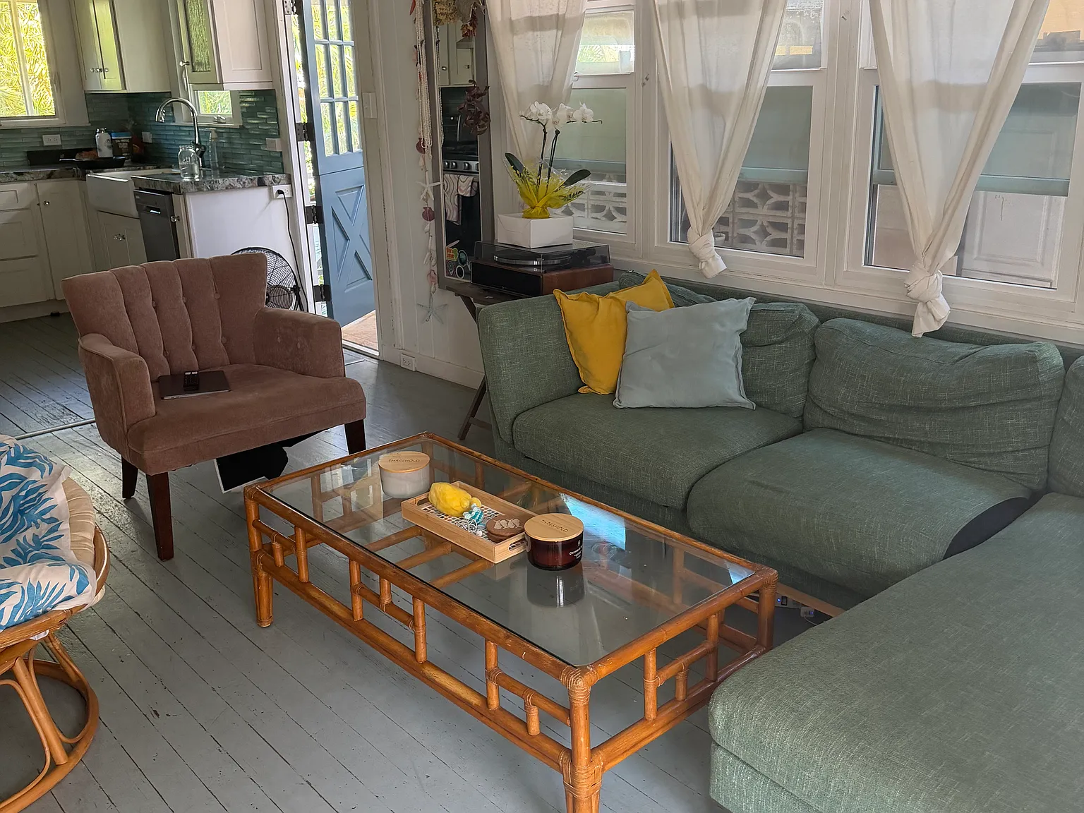 2 bed, $1,300 — Photo 2
