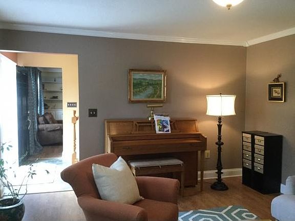 4th image of 1212 Tanglewood Dr