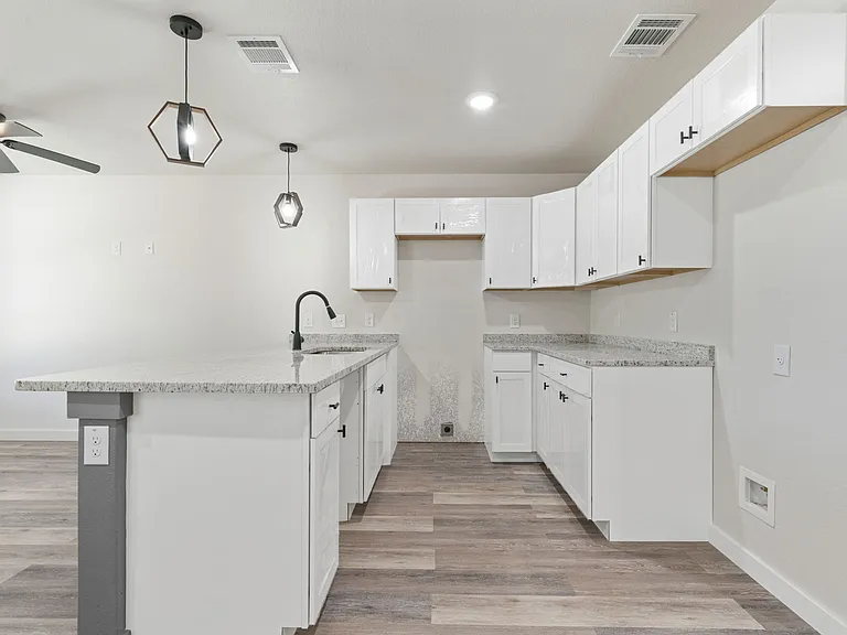 227 S Grimes St — Photo 13