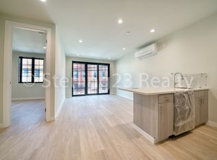 25-30 22nd St #4A, Astoria, NY 11102