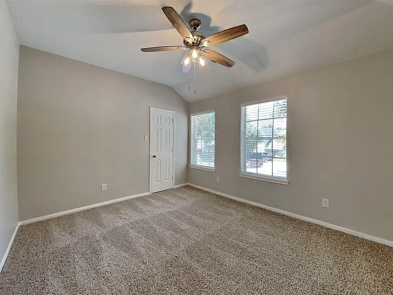 10406 Comanche Springs Ct — Photo 14