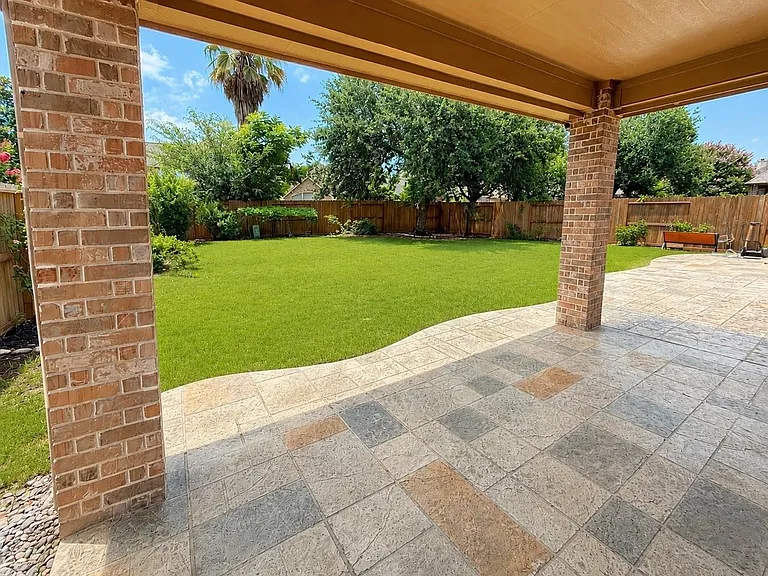 822 Floriencia St — Photo 13