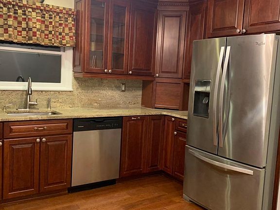 2nd image of 30 Tudor St #1
