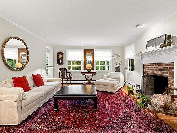 4th image of 286 Midpine Road