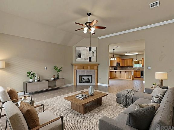 3rd image of 39074 Balmoral Dr