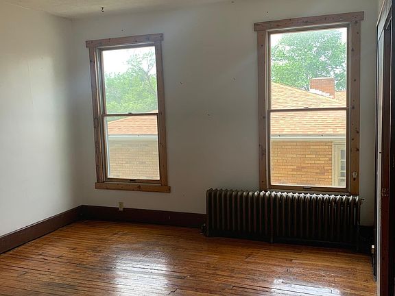 2nd image of 88 Marion St