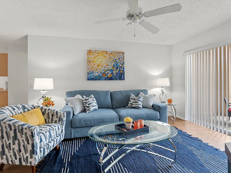 Bella Vista Apartments — Photo 6