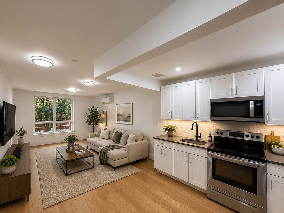 1st image of 802 Lafayette Ave #2L
