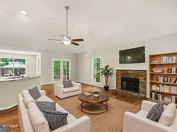 2nd image of 6186 Wayfarer Dr