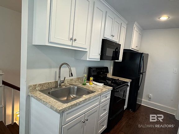 5th image of 111 Magnolia Ave #1