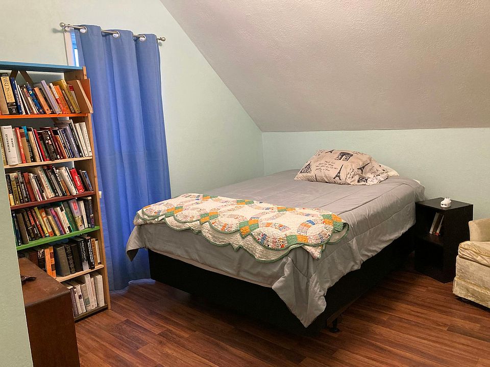 East bedroom available for rent