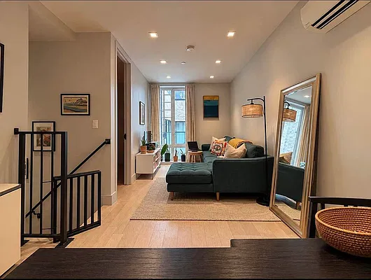 Living room, photo 1