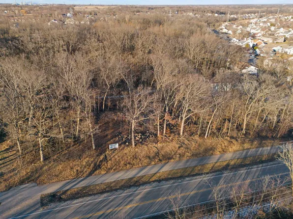 9015 E McEvilly Rd, Minooka, IL 60447