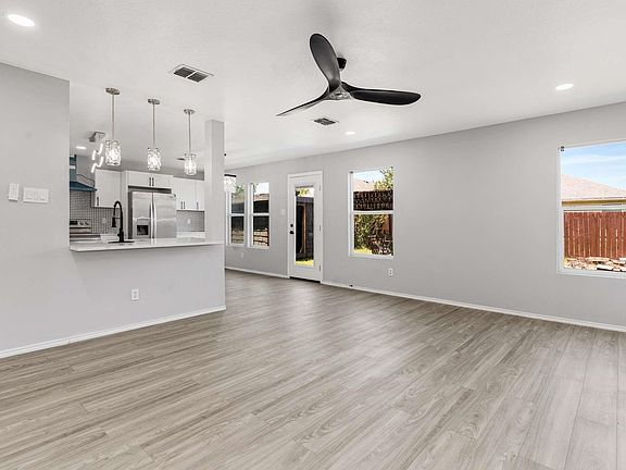 5th image of 4529 Martingale View Ln
