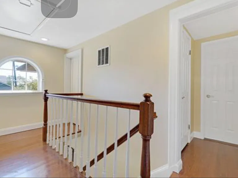 564 Winding River Ln — Photo 9