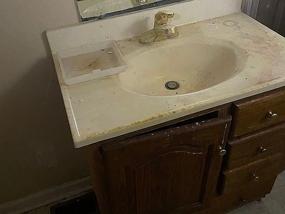 4th image of 425 Woodland Dr