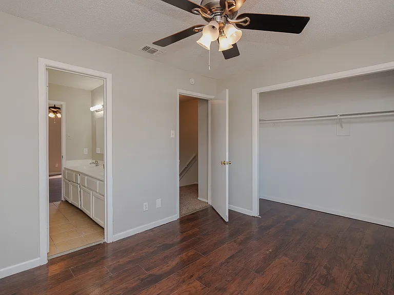 2813 Wimbledon Ct #D — Photo 13