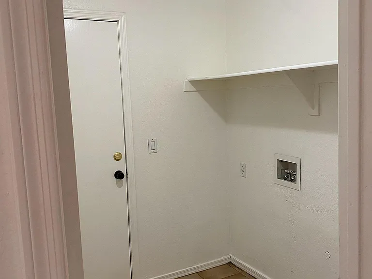 1301 W 17th Ave — Photo 16