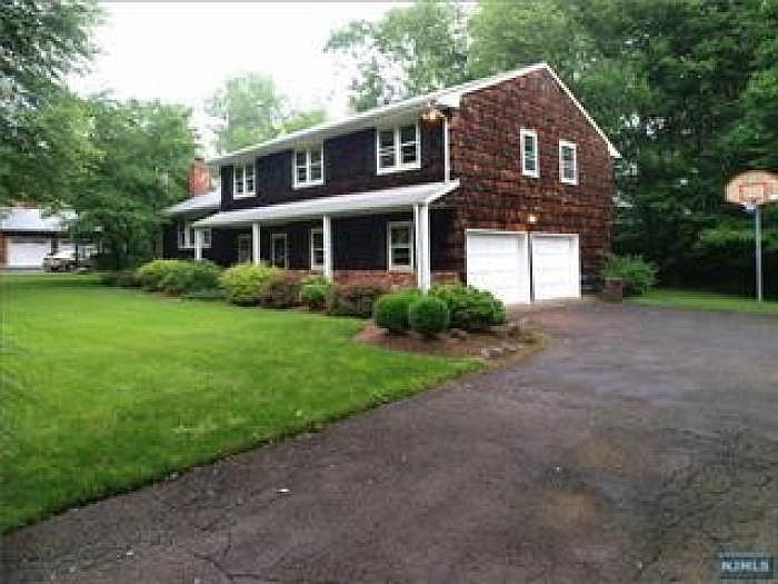 2nd image of 24 Country Squire Rd