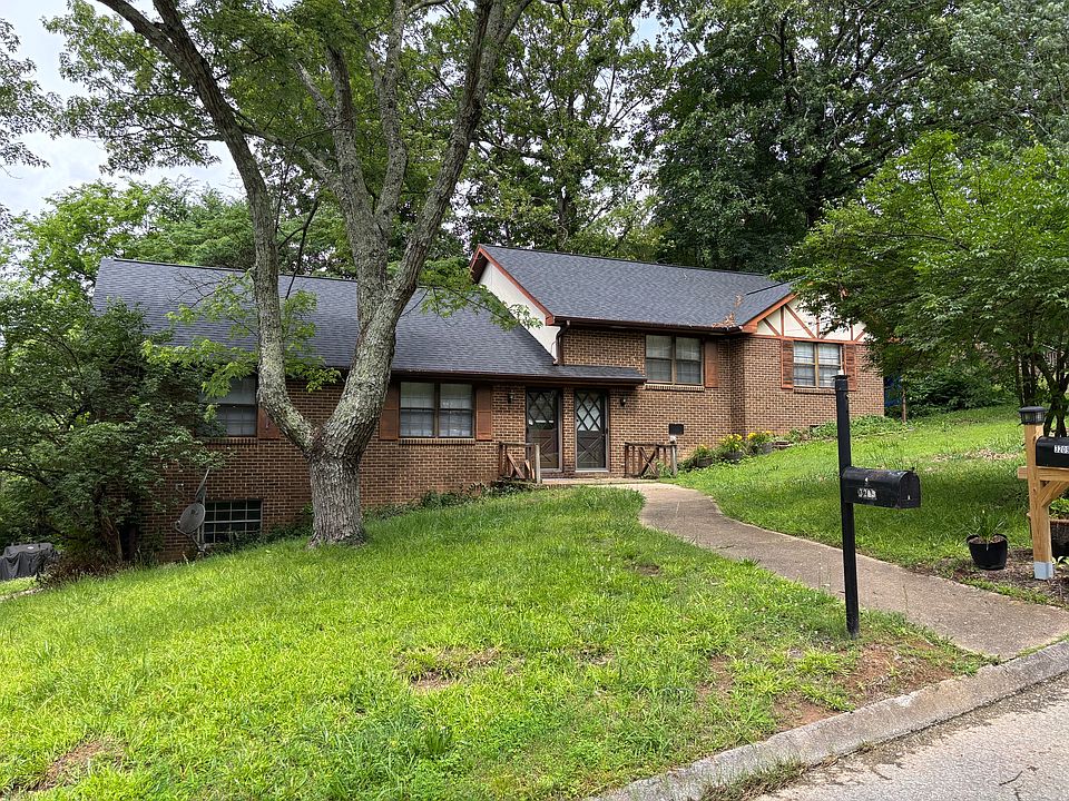 2nd image of 3209 Joselin Ln #A