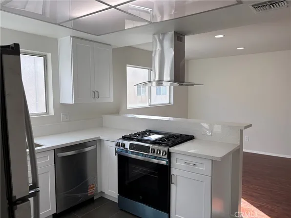 18550 Hatteras St Unit 86, Tarzana, CA 91356