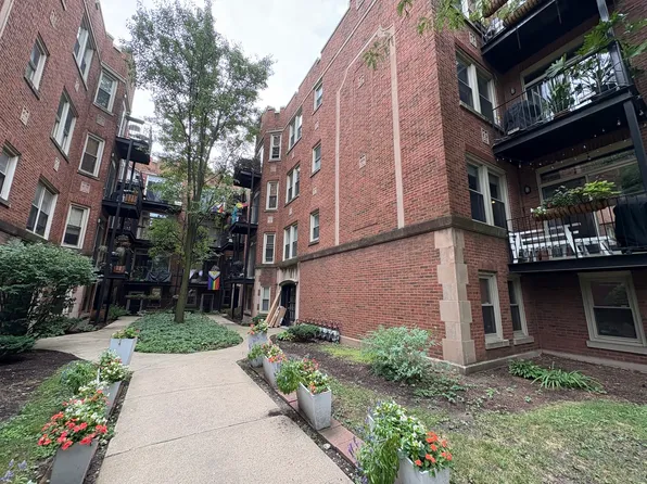1649 W Pratt Blvd APT 1A, Chicago, IL 60626