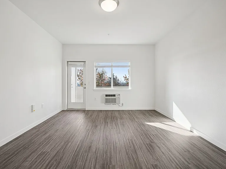 Pacific Ridge Apartments — Photo 23