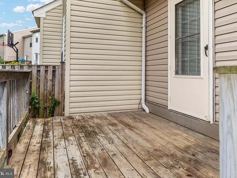 313 Frontier Fort Ln — Photo 24